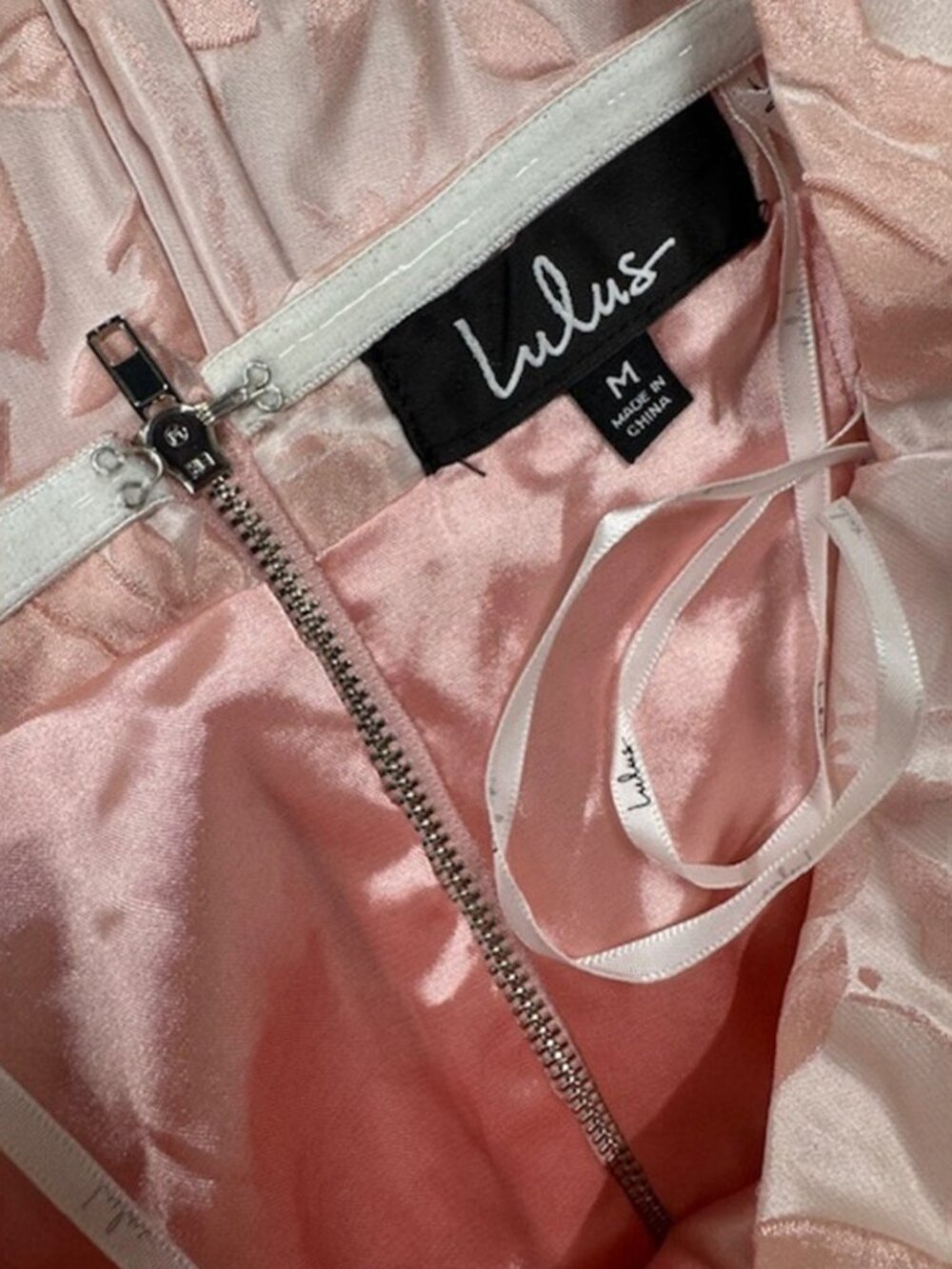 Lulus You're All Heart Pink Jacquard Satin Off-The-Shoulder Dress NWT - Picture 7 of 9